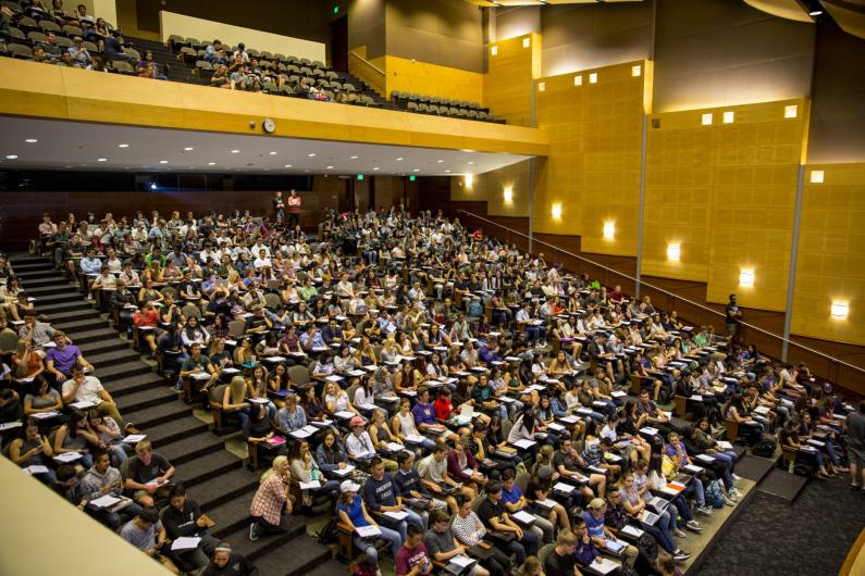 Students in Kane Hall
